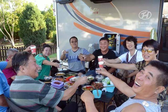 別抬杠，你也會愛上房車生活，不信買一輛！