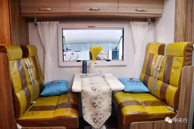 內飾簡約實用，空間大，飛神進口依維柯C型房車