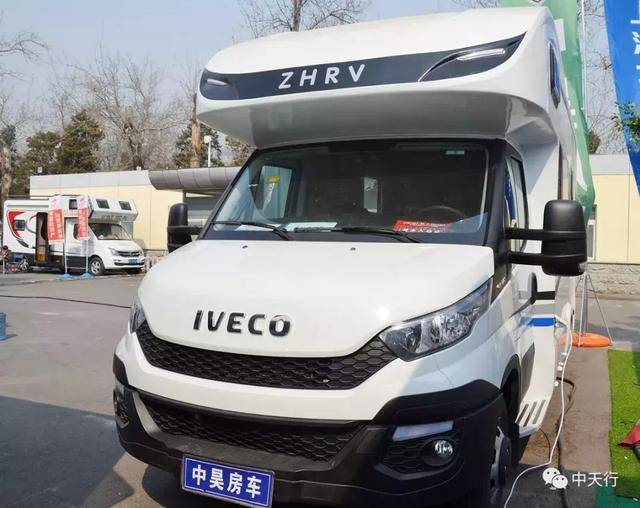 尾部床變長后達1.95米，中昊進口依維柯C型房車